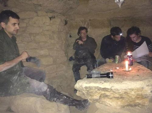 巴黎地下坟场在线观看,探寻巴黎地下墓穴的神秘之旅  第2张